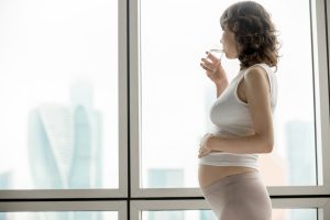 Hamileler gebelik sürecinde su içimine dikkat etmelisiniz.